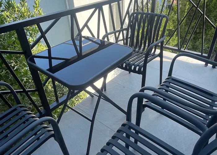 Apartments Djulija