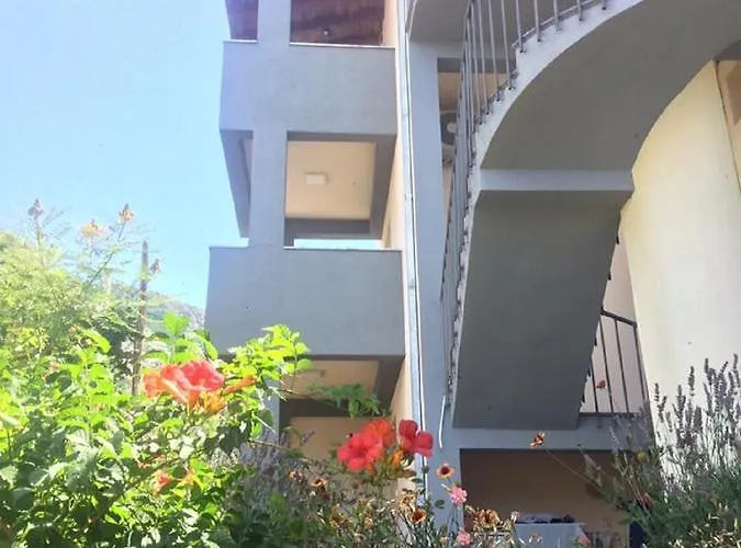 Apartments Djulija